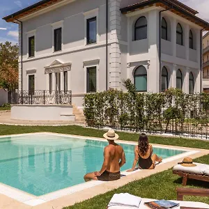 Livia Valeria Palace Apart-hotel