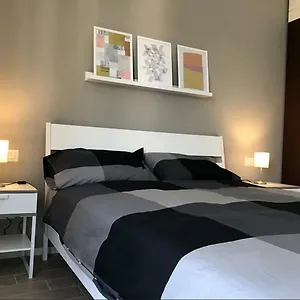 Apartment Giuly's House Cozy & Comfy In ....real !!!, Rome